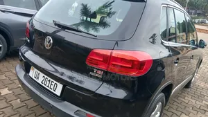 Volkswagen Tiguan 2013 Black