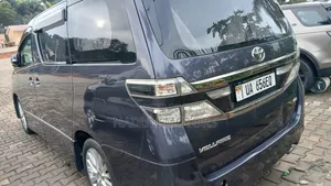 Toyota Vellfire 2014