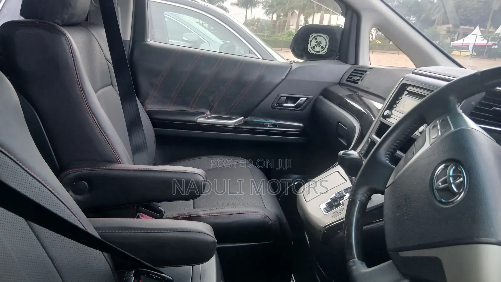 Toyota Vellfire 2014