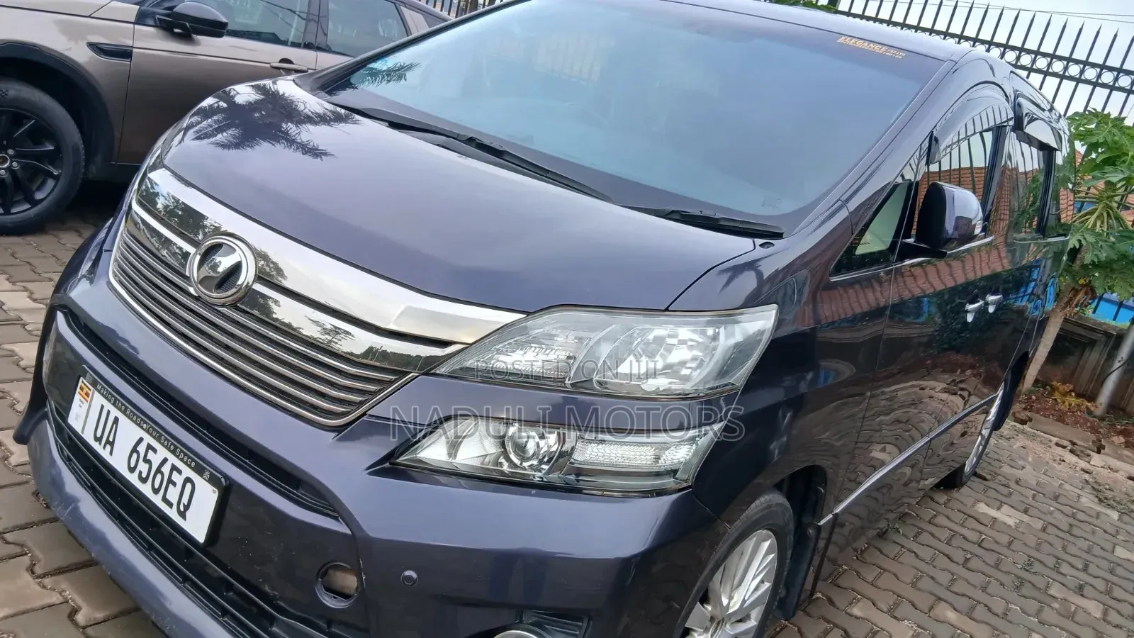 Toyota Vellfire 2014