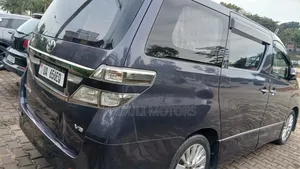 Toyota Vellfire 2014