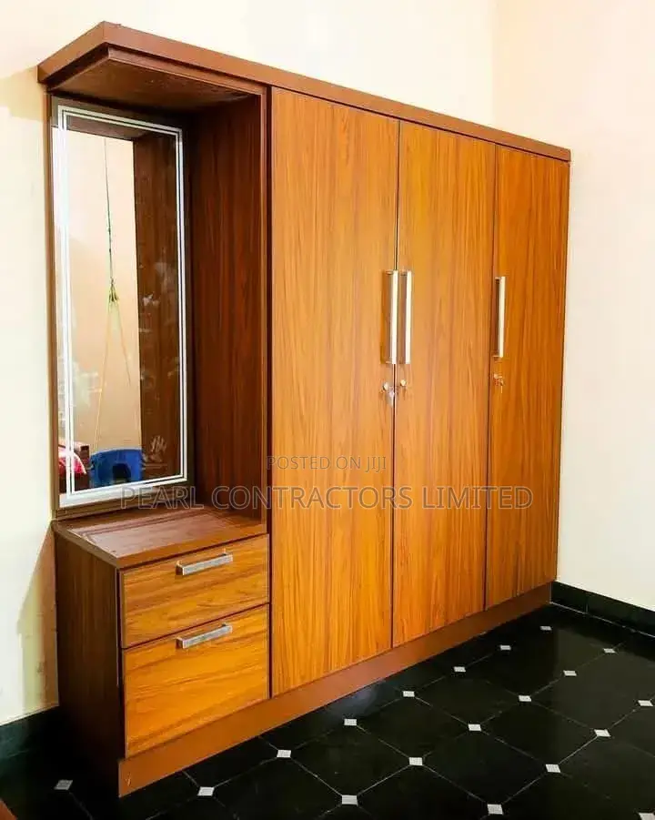 Wardrobes/Inbuilt Wardrobes in Any Colour 900,000/- Per Running Meter