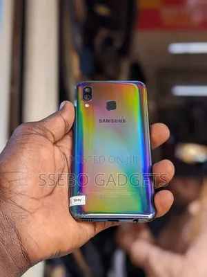 Samsung Galaxy A40 64 GB Purple