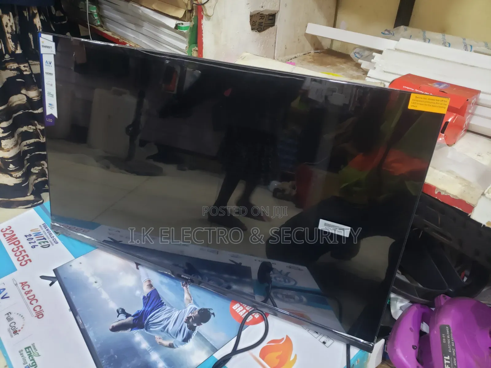 32" Smart TV