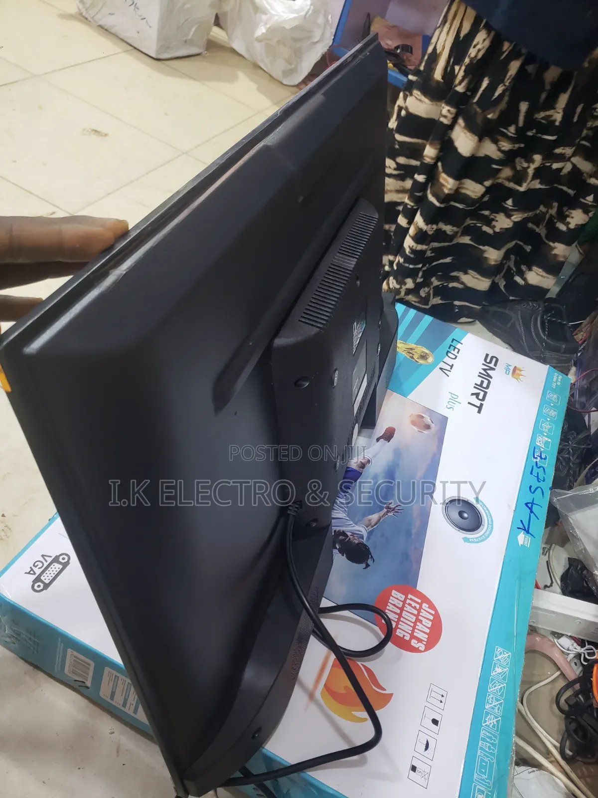 32" Smart TV