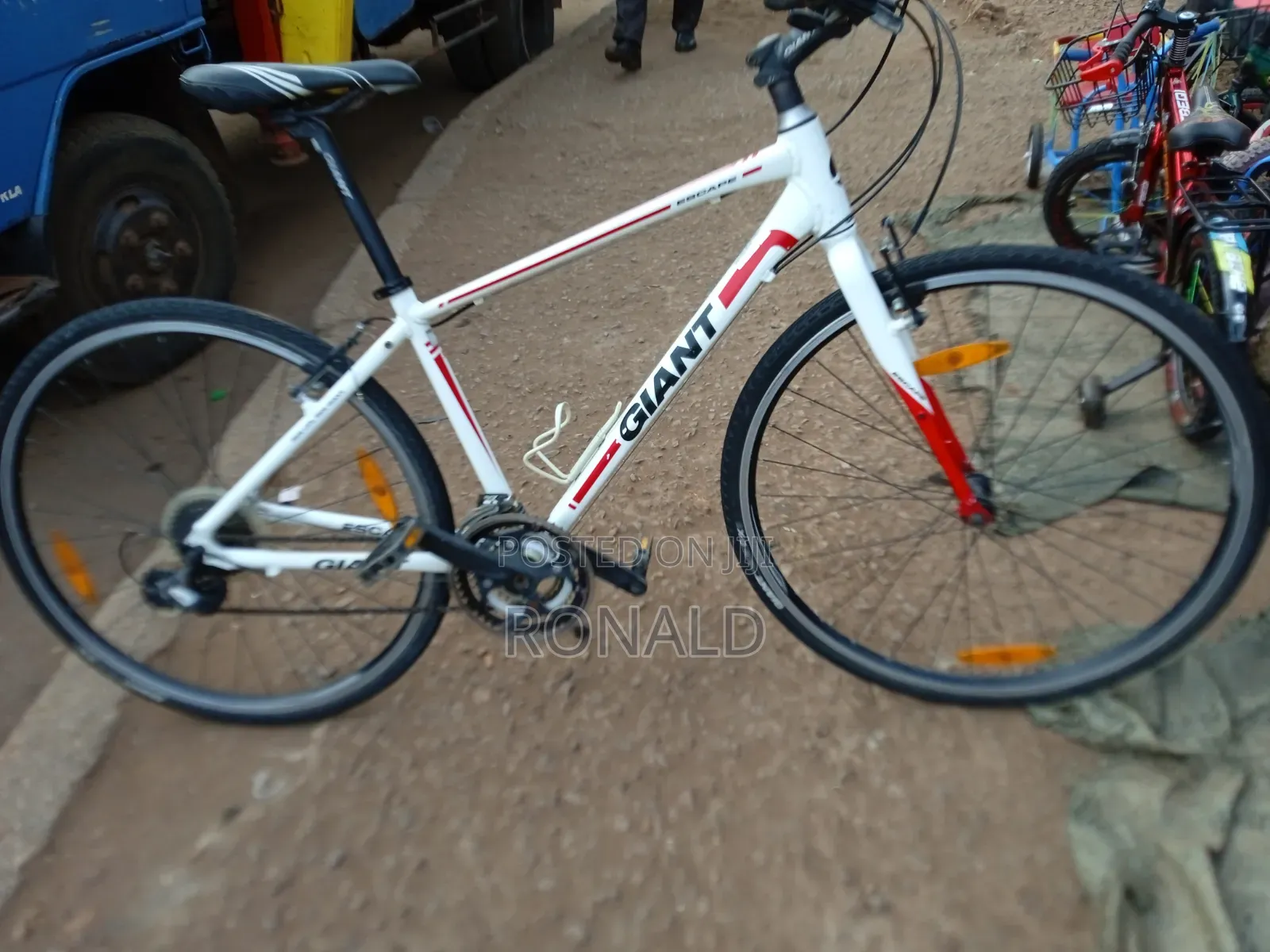 Sports Bike Giant Escape Brand Size 28 With 8 Gears
