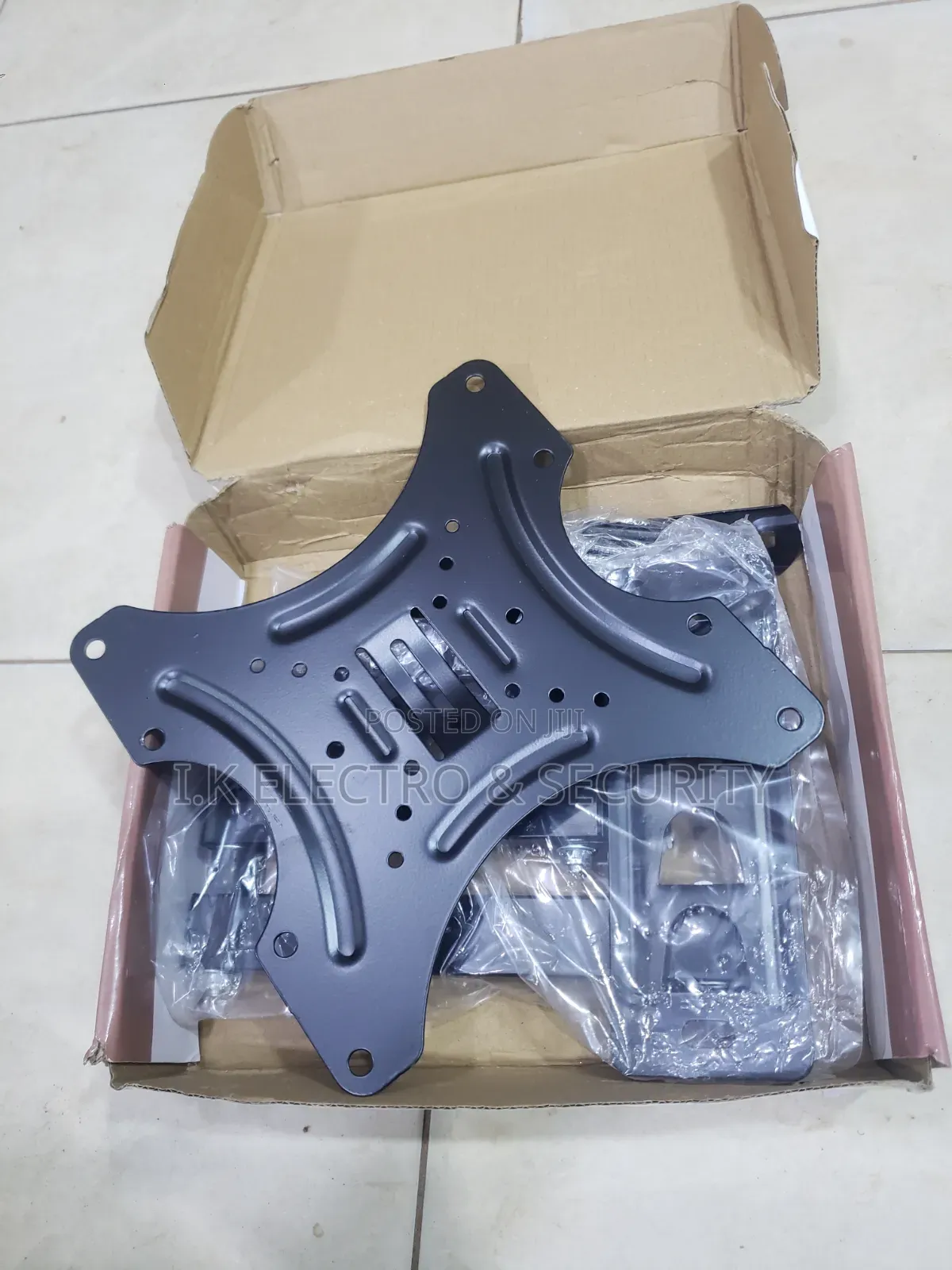 Universal Plasma/LCD Wall Mount.