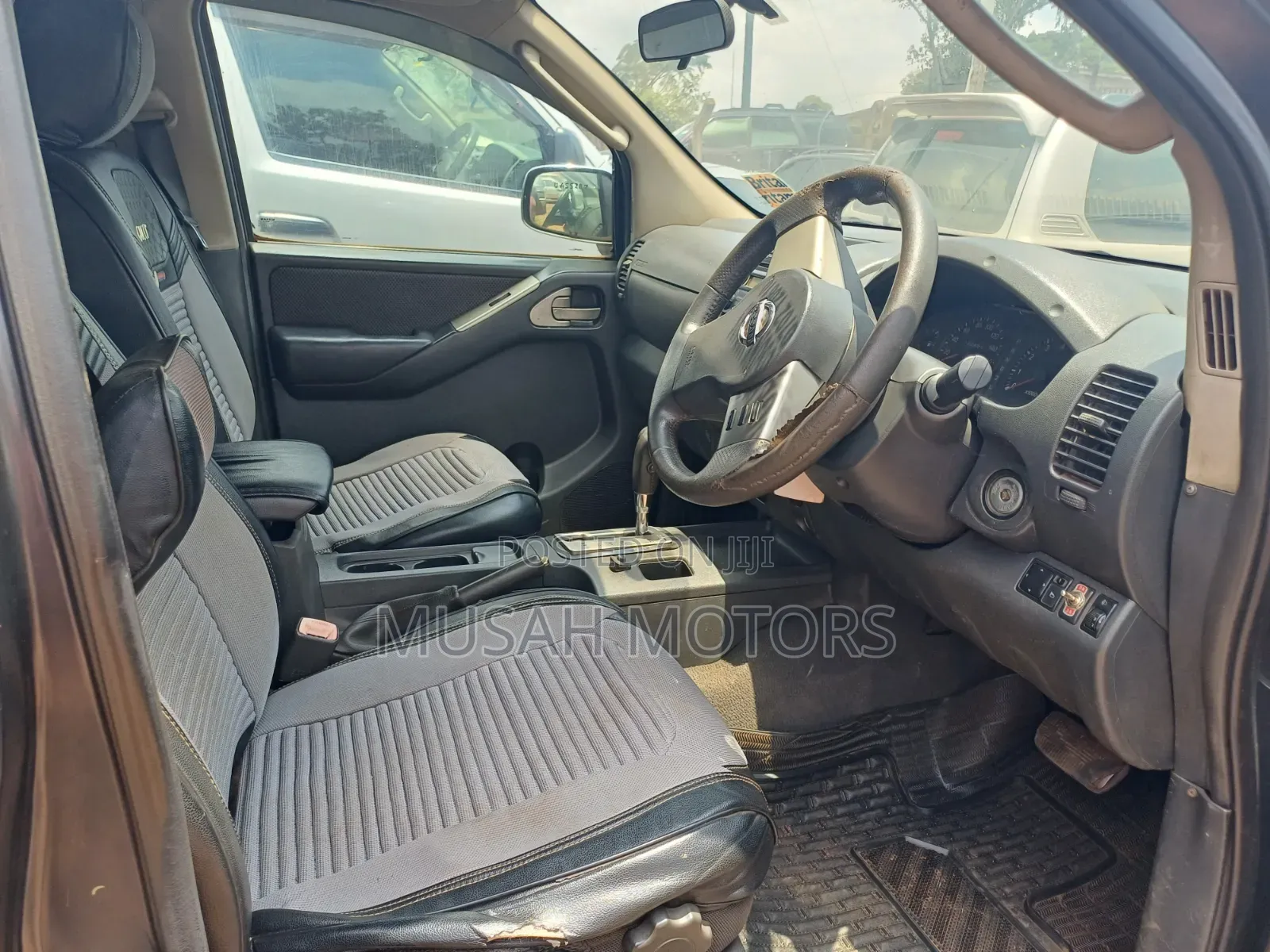 Nissan Navara 2.5 dCi Automatic 2012 Gray