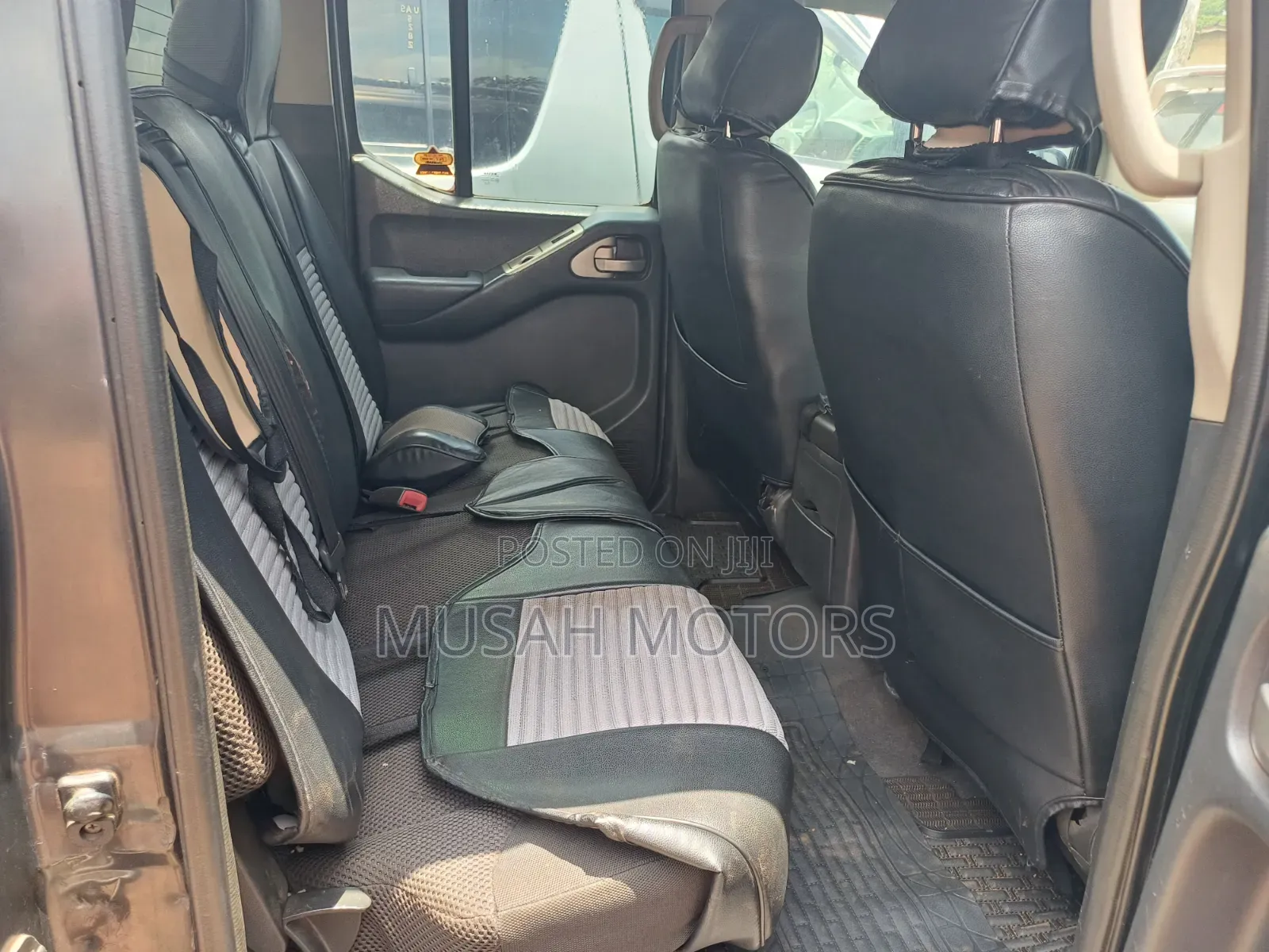 Nissan Navara 2.5 dCi Automatic 2012 Gray