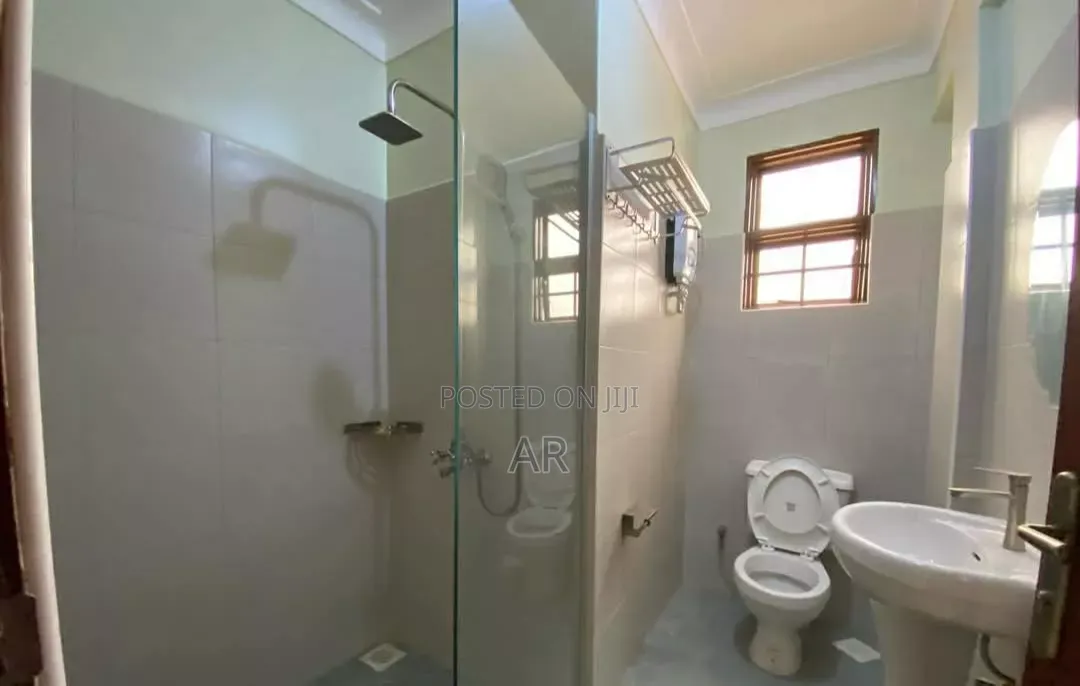 Furnished 6bdrm Apartment in Oryx Estate, Central Division for rent