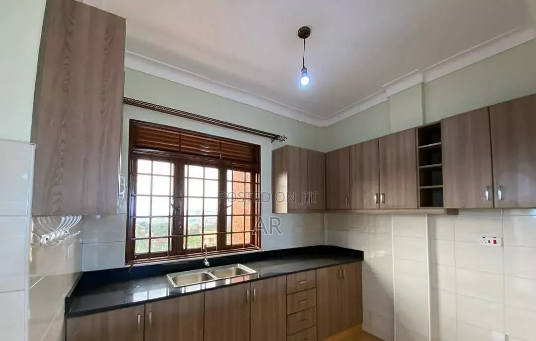 Furnished 6bdrm Apartment in Oryx Estate, Central Division for rent