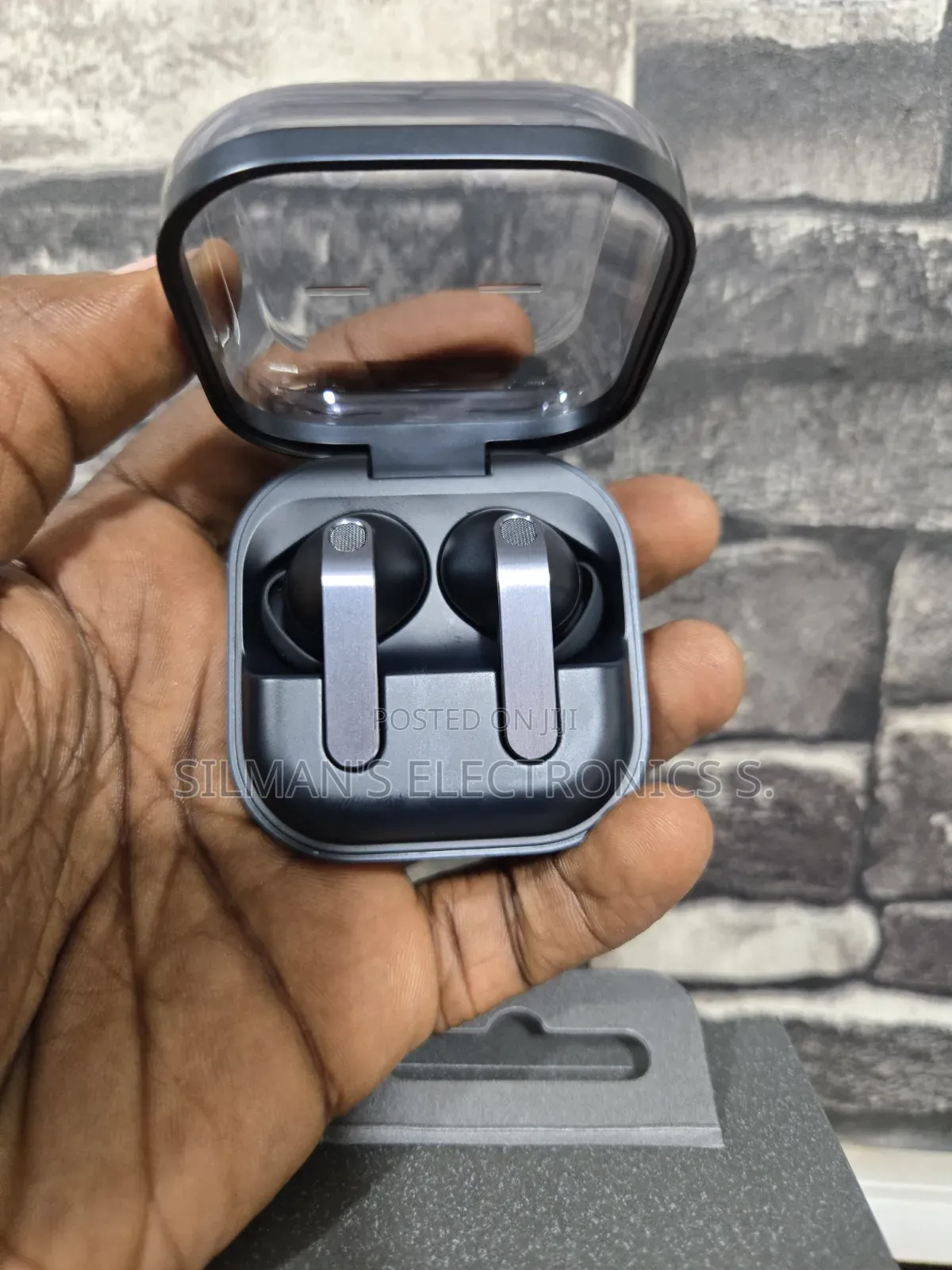 Broken Seal Still New Samsung Galaxy Buds 4 Pro Black