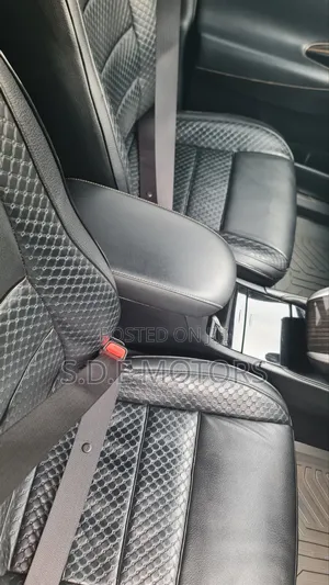 Toyota Harrier 2.0 2017 Black