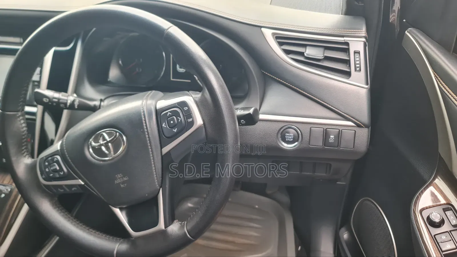Toyota Harrier 2.0 2017 Black