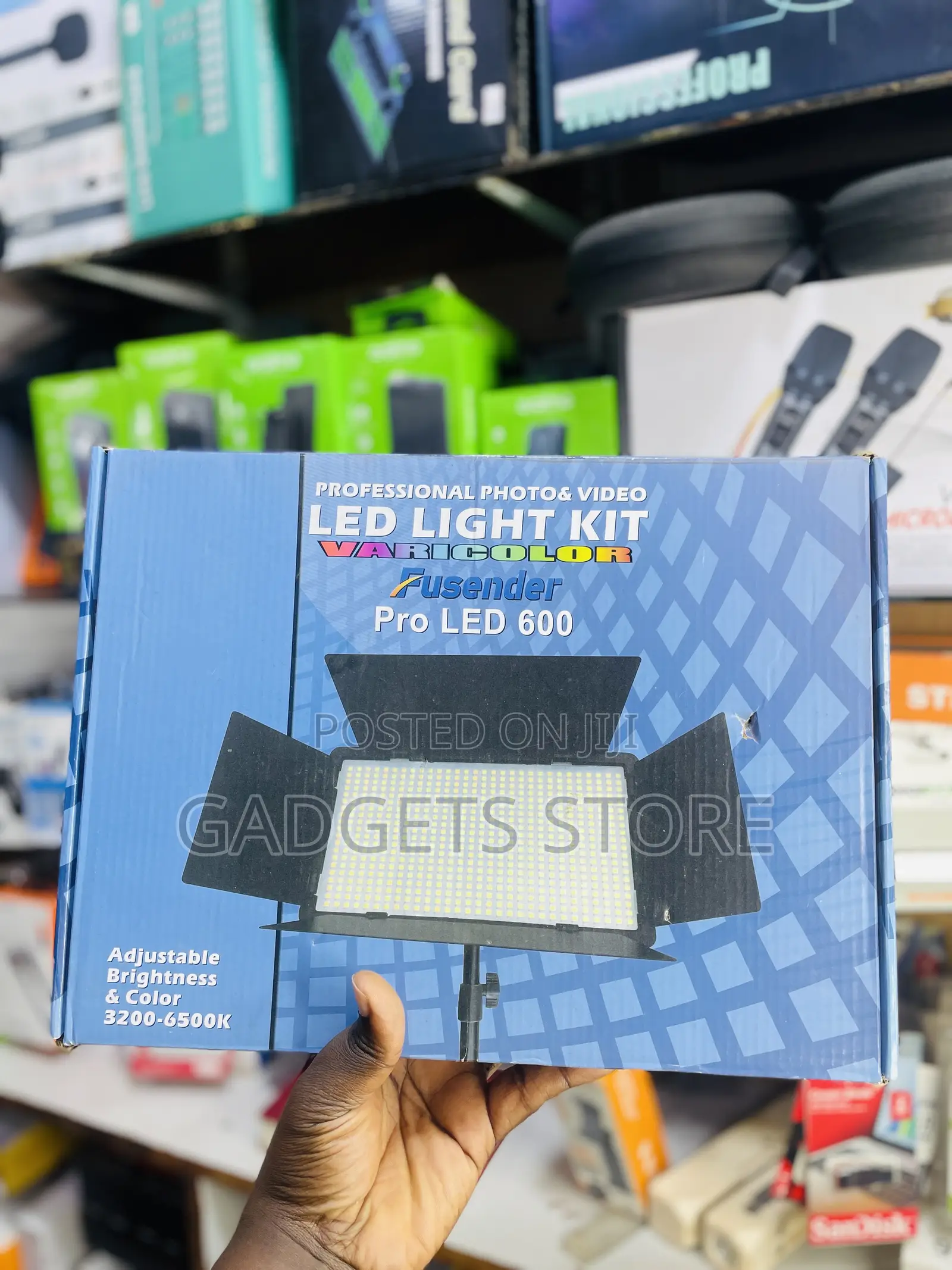 Varicolor Pro LED 600 Professional Photo and Video LED Light Kit.