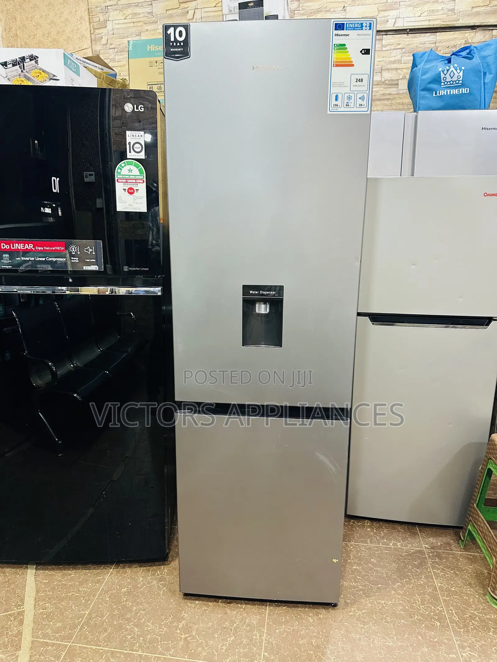 Hisense 341L Double Door Refrigerator With a Water Dispenser