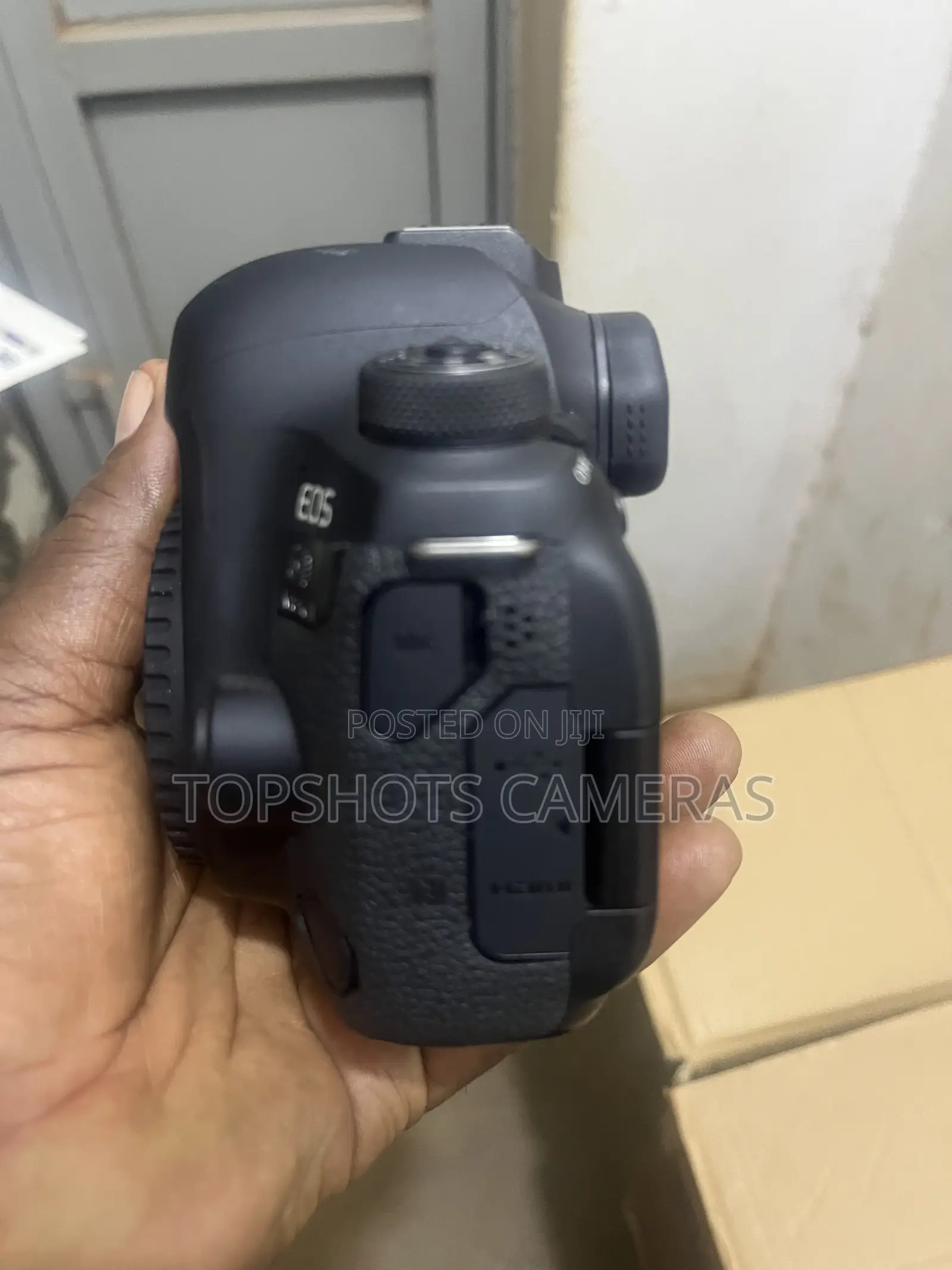 Canon EOS 6D Mark II Camera
