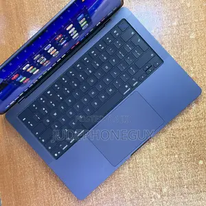 Laptop Apple MacBook Pro 2024 M4 16GB Apple M4 SSHD (Hybrid) 500GB