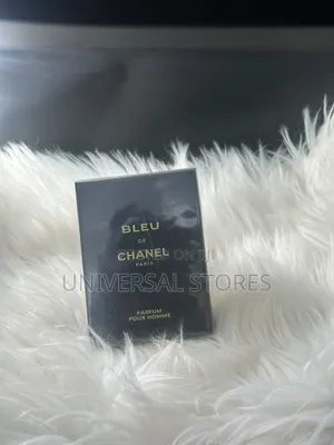 Bleu
De
Chanel
Paris