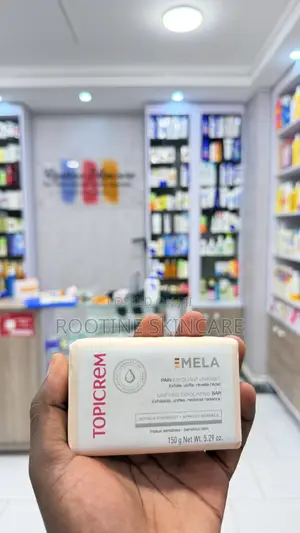 Topicrem Mela Unifying Exfoliating Restoring Soap for Dull Skin 150g