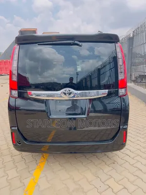 Toyota Noah 2017 Black
