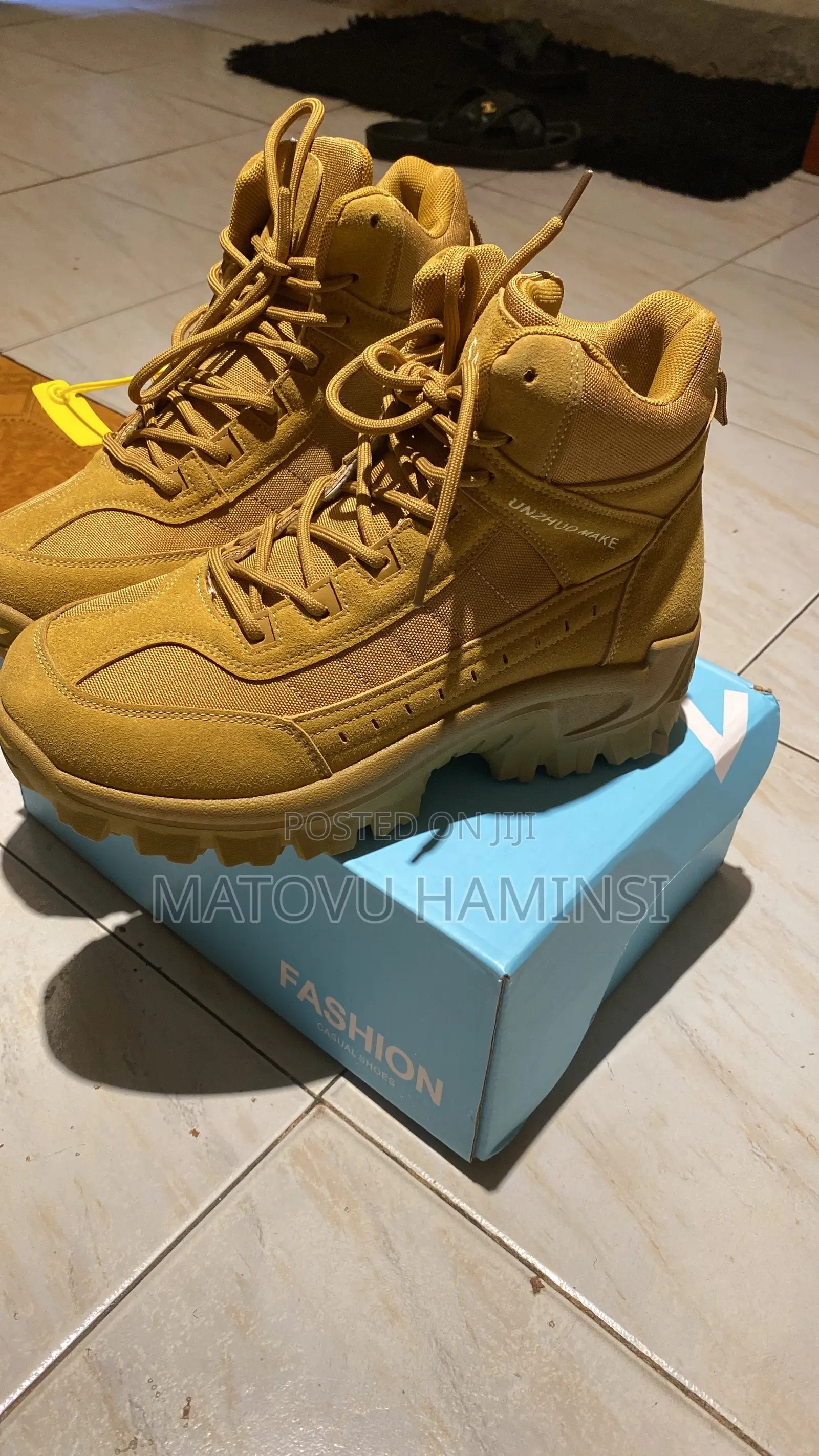 Shoes for Men and Woman Casual Wears