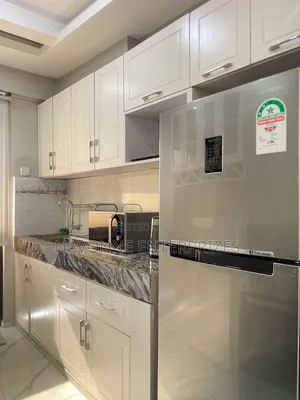 Elegant 2-Bedroom Airbnb Suite With Full Kitchen, Pool Gym