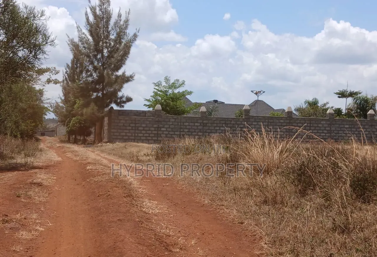Prime Plots for Sale at Mpigi~Nsamizi Modern Hill View Land Estate.