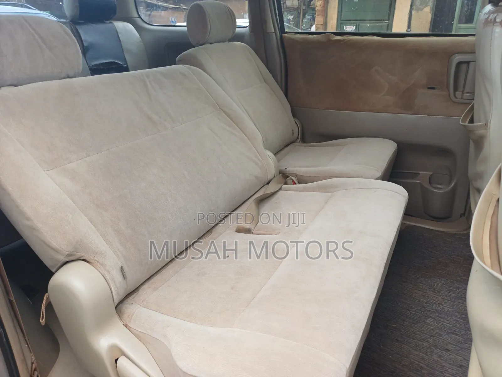 Toyota Noah 2005 Gold