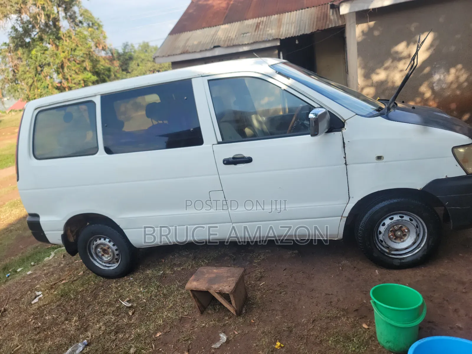 Toyota TownAce Noah 1999 White