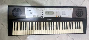 Yamaha Piano PSR E203