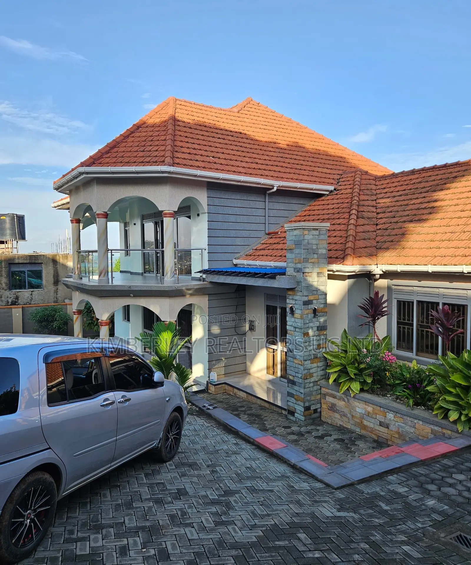 6bdrm House in Division A for sale