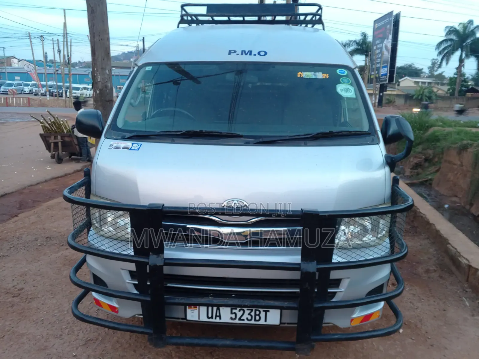 Toyota HiAce 2013 Silver