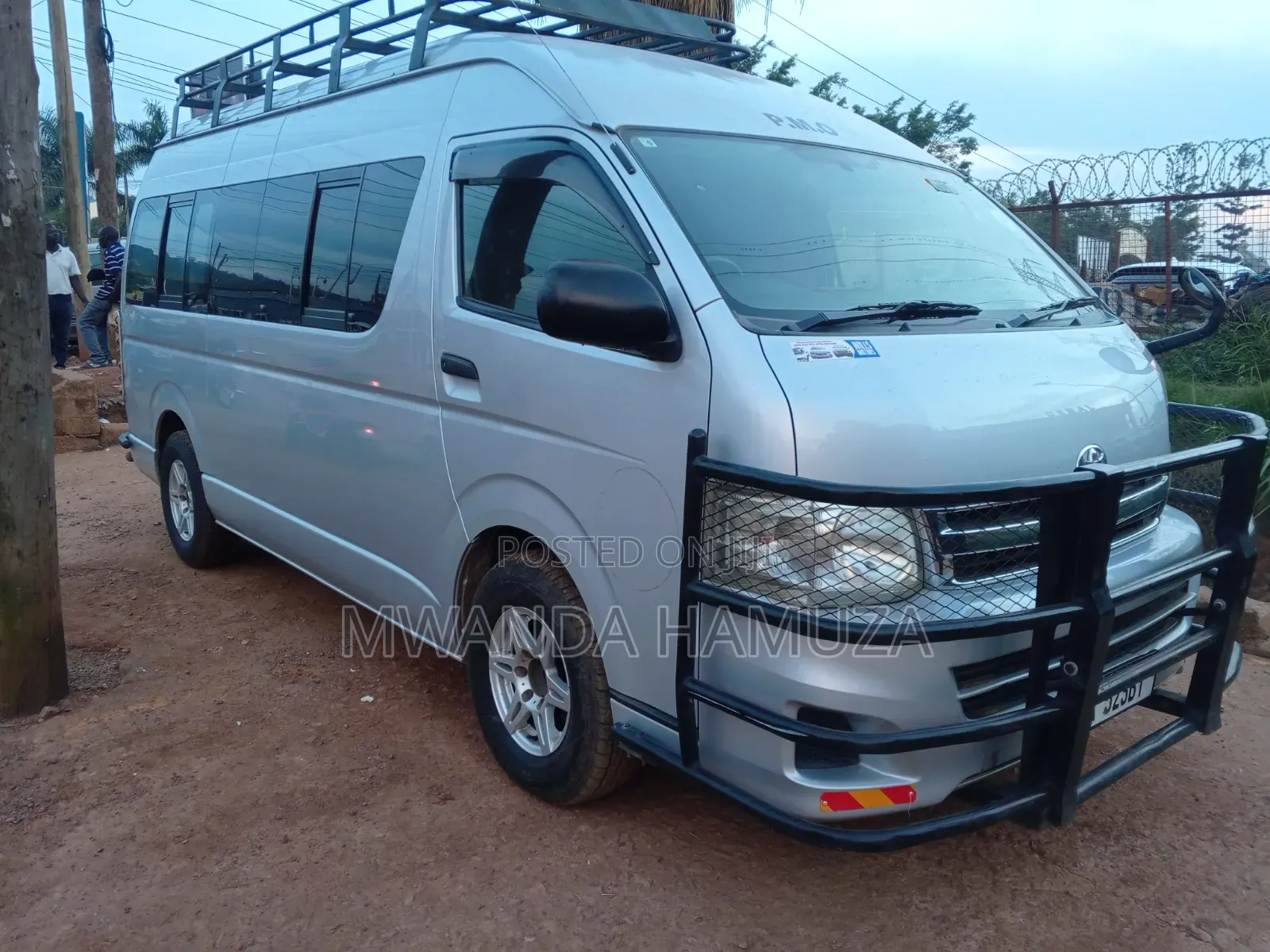 Toyota HiAce 2013 Silver