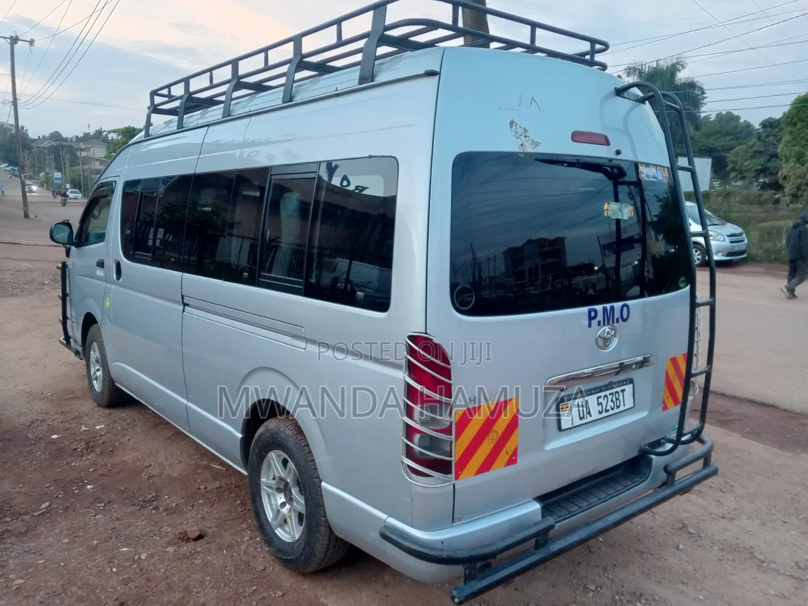 Toyota HiAce 2013 Silver