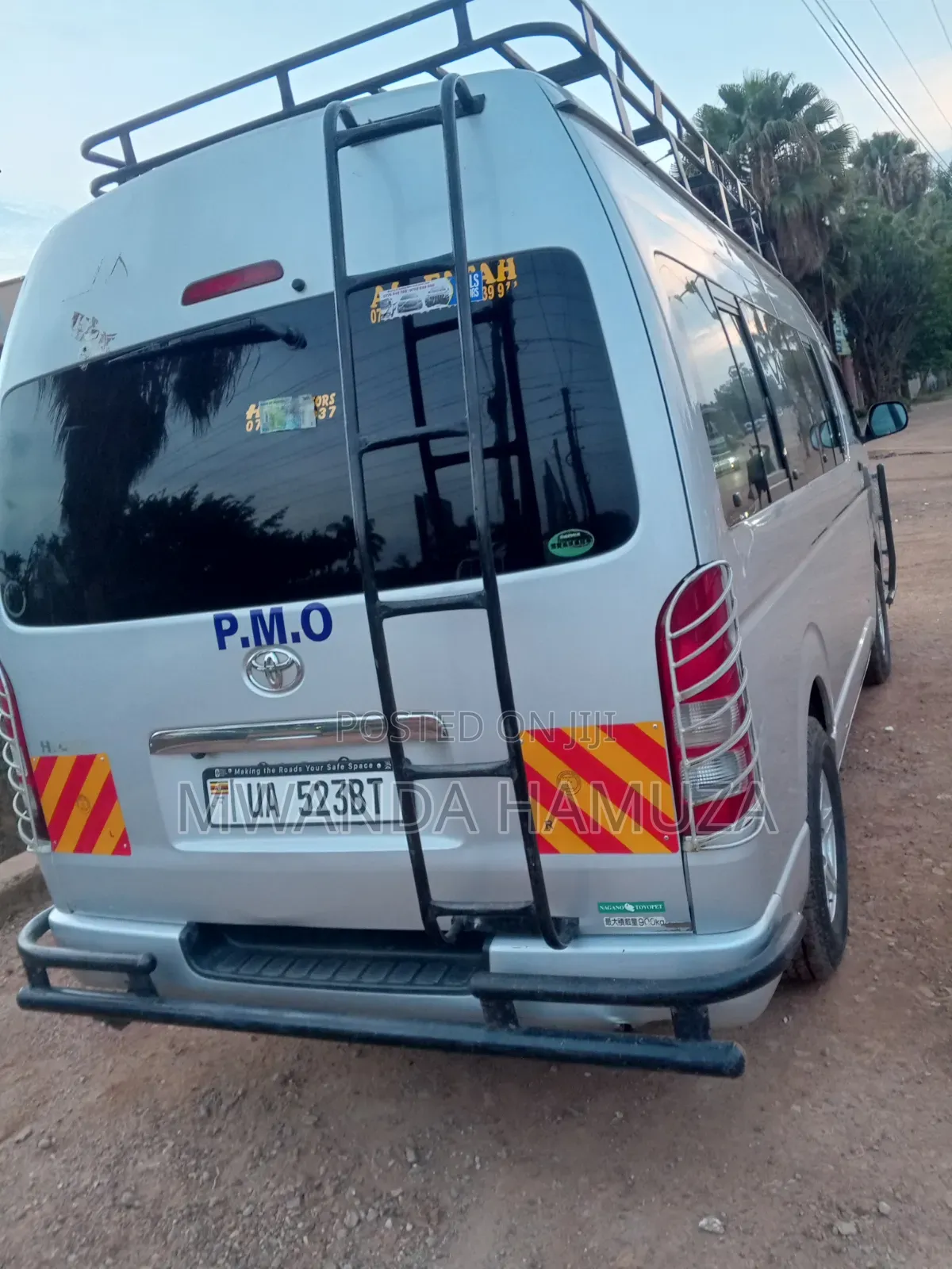 Toyota HiAce 2013 Silver