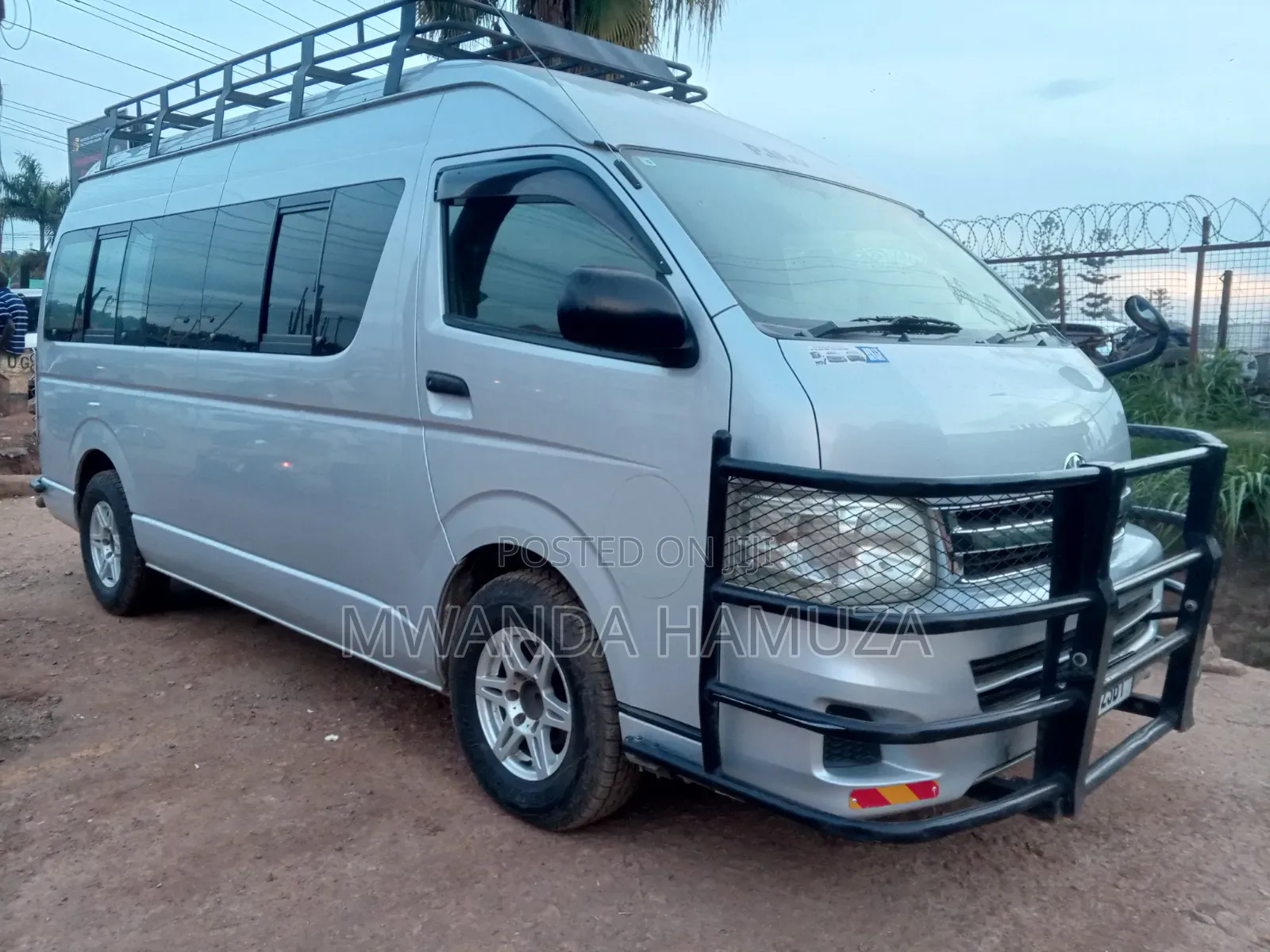 Toyota HiAce 2013 Silver
