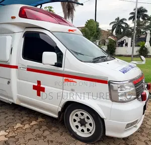 Nissan Caravan (Urvan) 2016 White