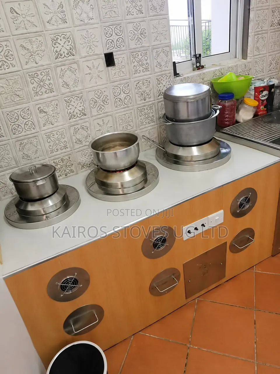3-Burner Domestic Volcanic Rocks Stoves Powered by Solar System