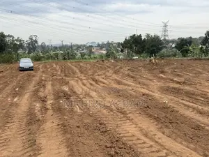 Land in Kawanda 100*50