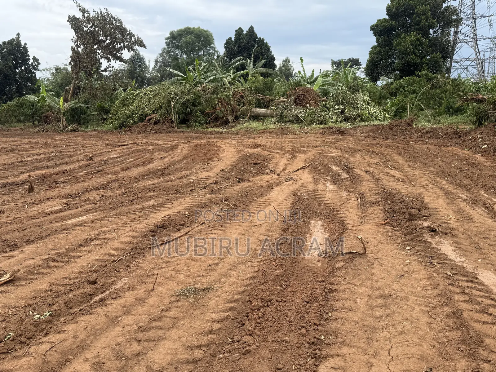 Land in Kawanda 100*50
