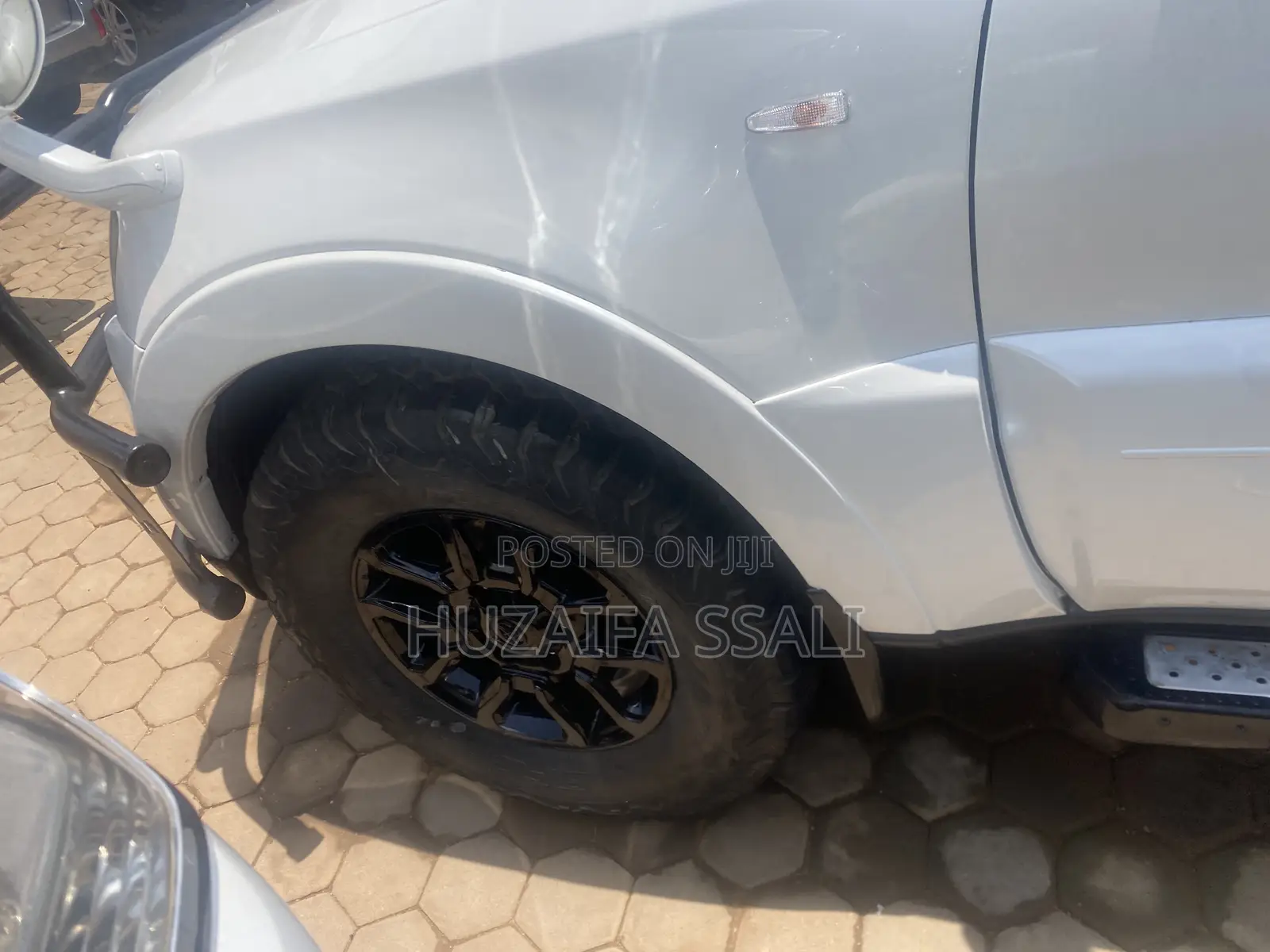 Mitsubishi Pajero 2010 White