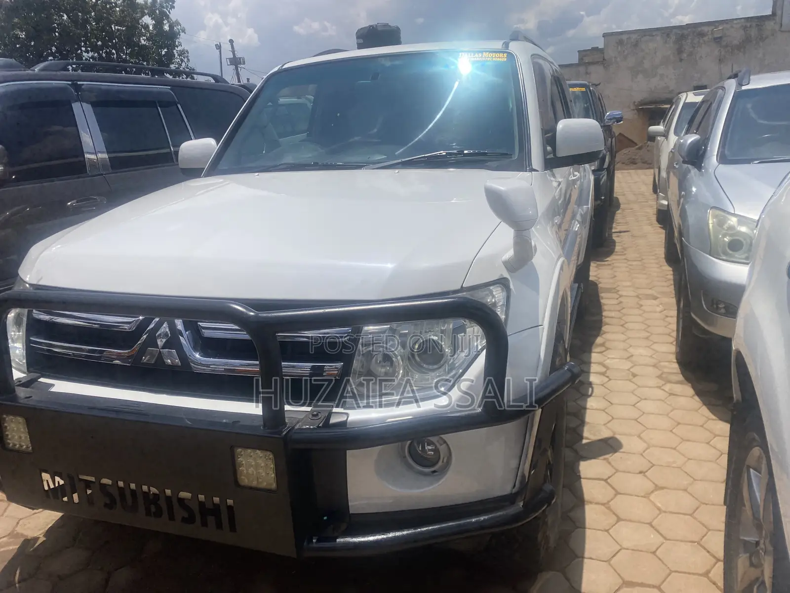 Mitsubishi Pajero 2010 White