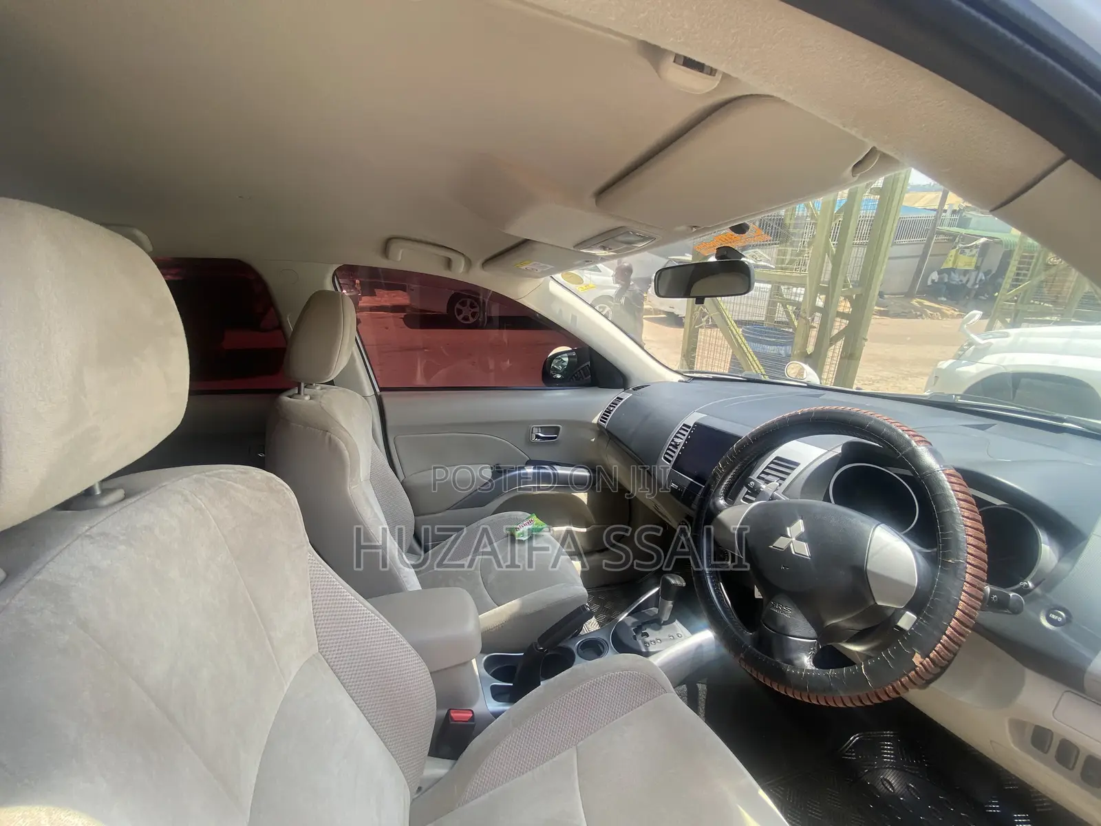 Mitsubishi Outlander 2010 White