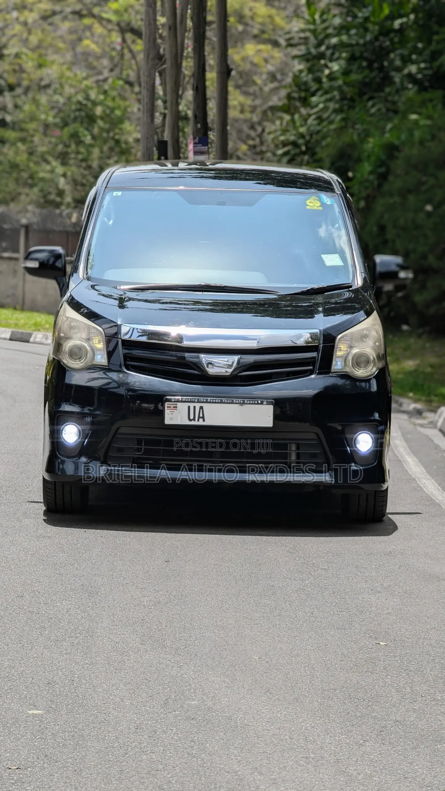 Toyota Noah 2012 Black