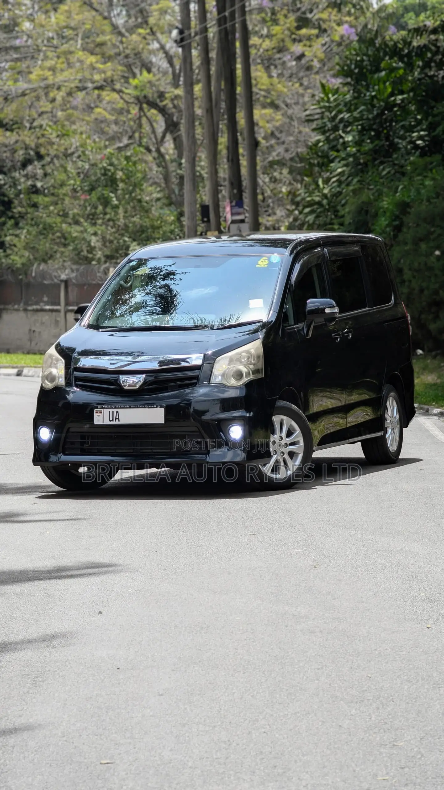 Toyota Noah 2012 Black