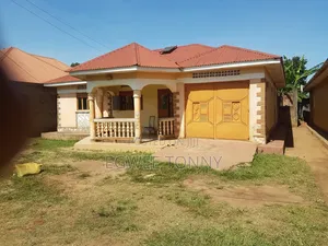 Furnished 5bdrm House in Odoko Mit..., Lira for sale