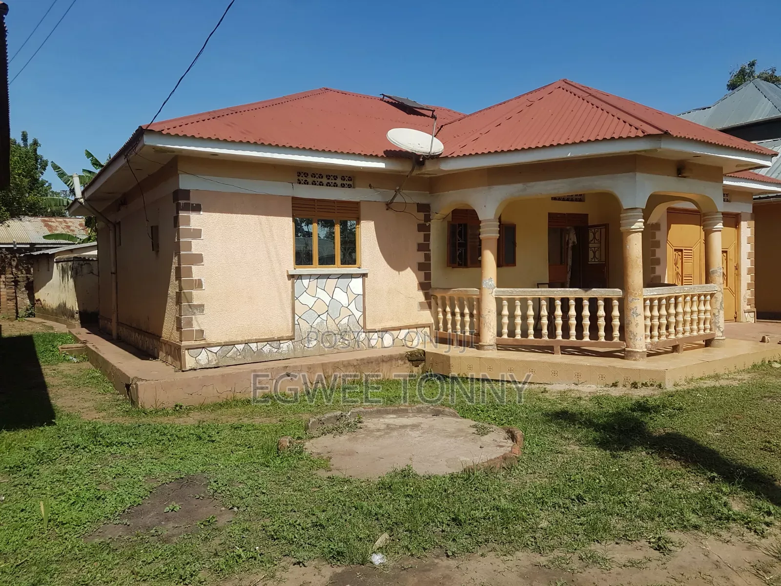 Furnished 5bdrm House in Odoko Mit..., Lira for sale
