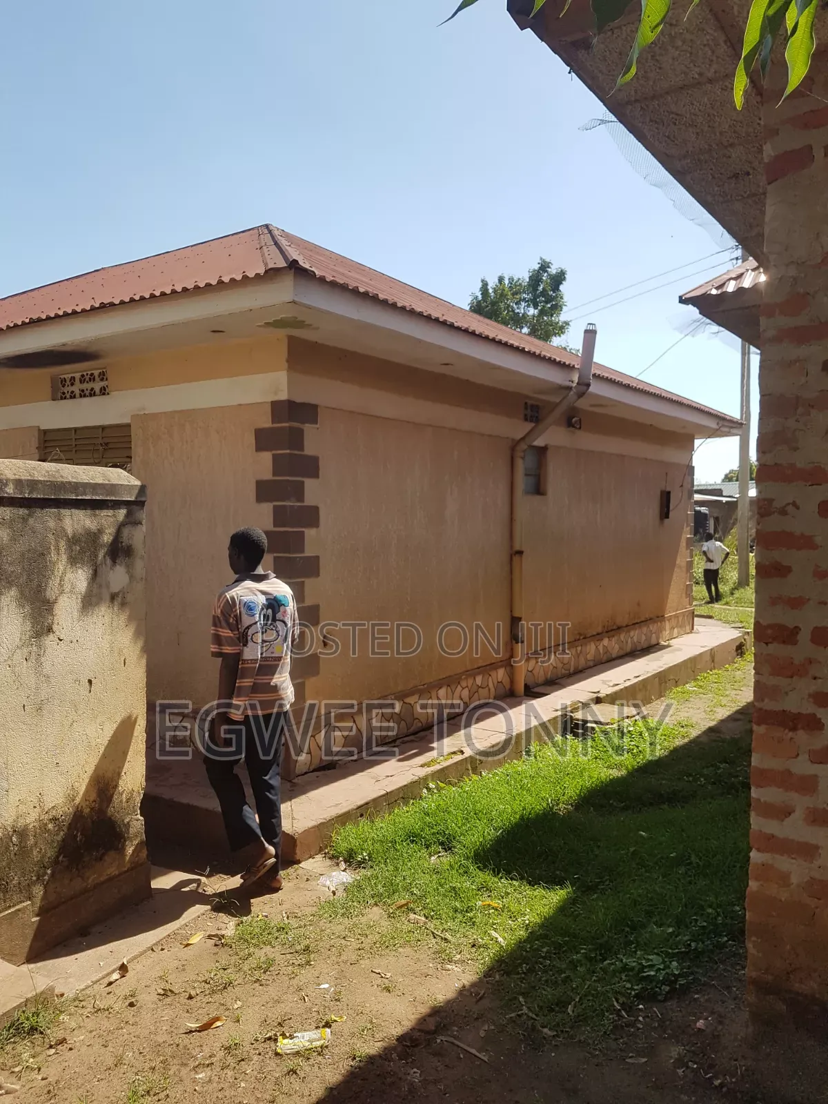 Furnished 5bdrm House in Odoko Mit..., Lira for sale
