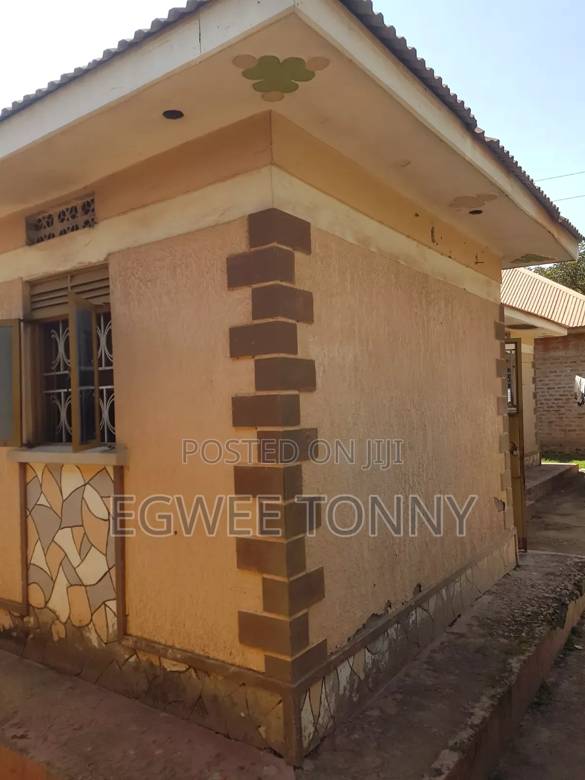 Furnished 5bdrm House in Odoko Mit..., Lira for sale